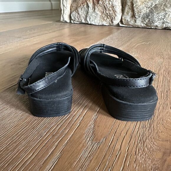 MUNRO Celia Slingback Sandal In Black - Picture 10 of 12